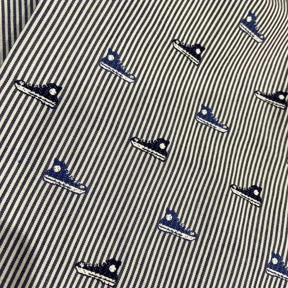 Bertigo Crown | Sneaker Print 👟 Dress Shirt - Picture 6 of 6